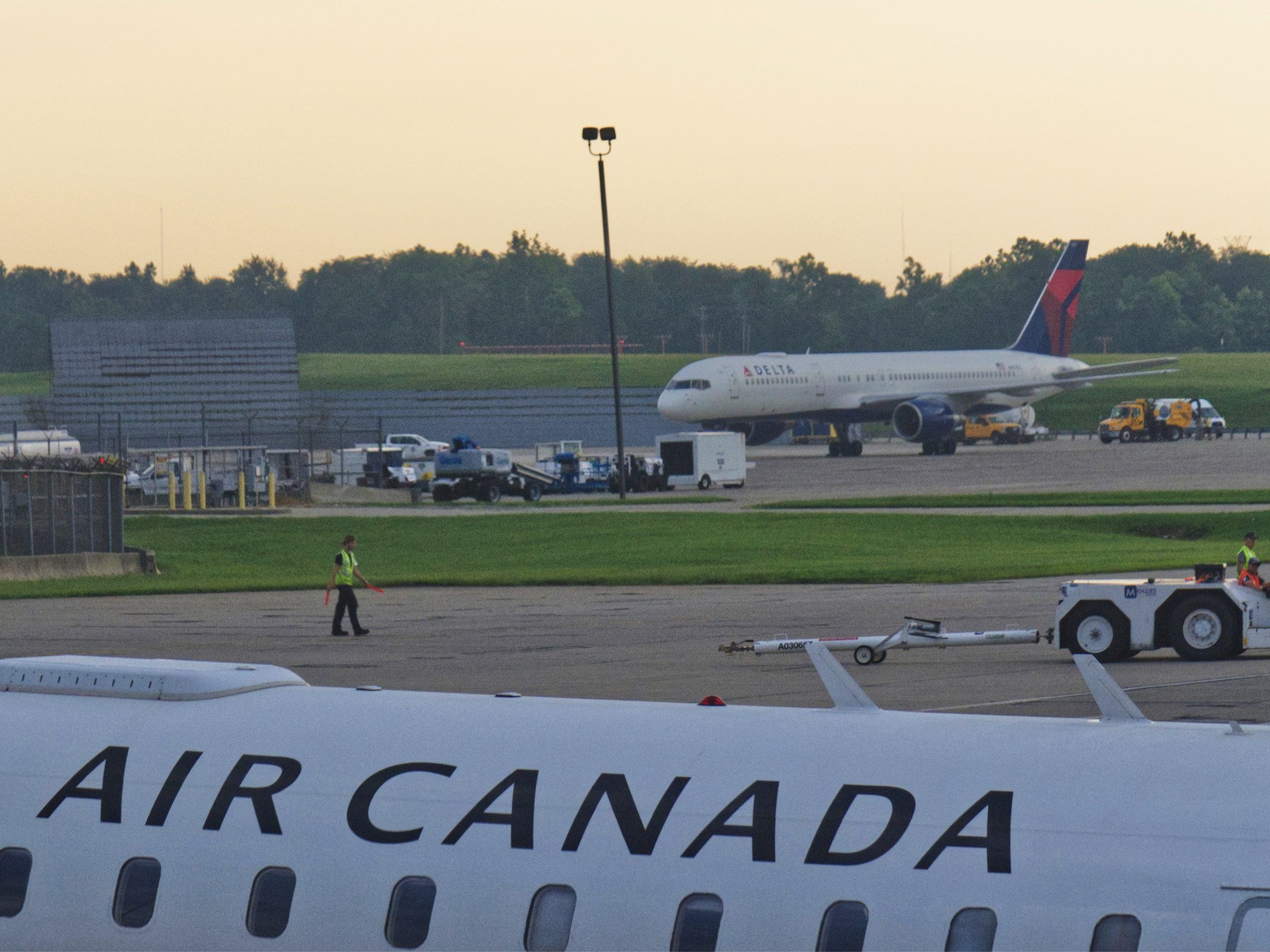 El Tribunal Laboral de Canadá declara ilegal la huelga de 10,000 tripulantes de Air Canada tras ignorar orden de volver al trabajo