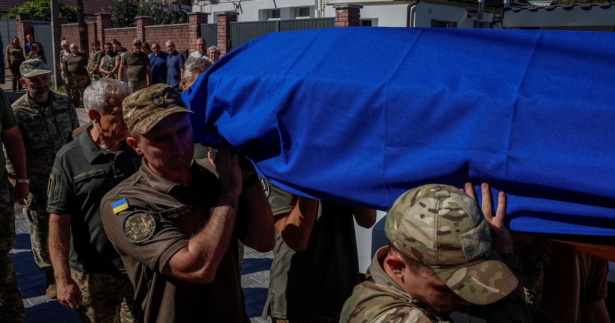 Rusia entrega 1,000 cuerpos de soldados ucranianos en un polémico intercambio; Ucrania exige la liberación inmediata de prisioneros gravemente heridos