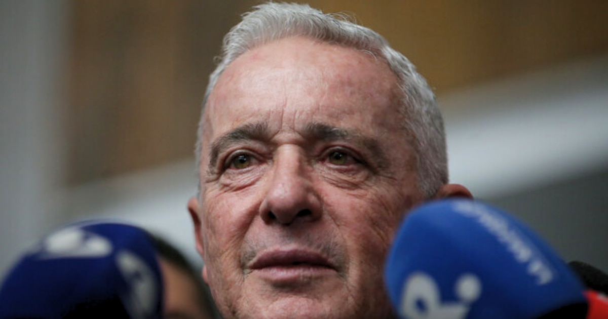 Tribunal Bogotá suspende prisión de Uribe y ordena su libertad provisional tras condena por soborno y fraude