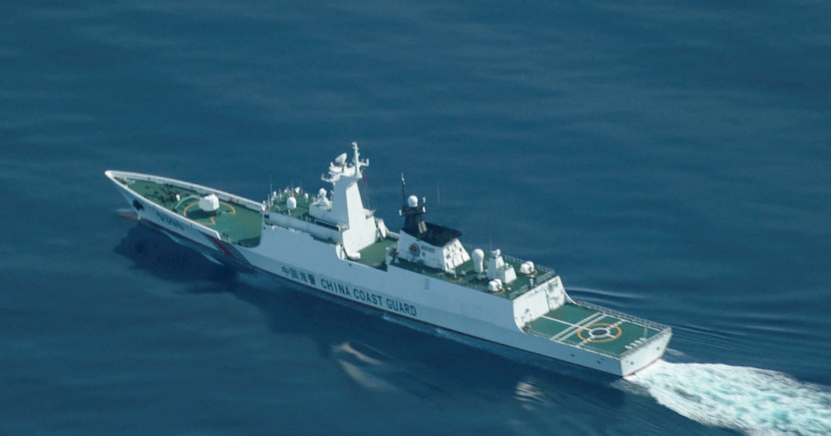 Filipinas denuncia presencia de 14 barcos chinos cerca de buque encallado en disputa en el Mar de China Meridional