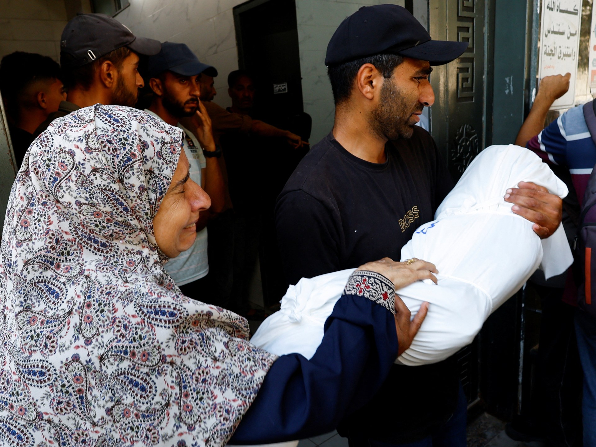 Al menos 30 Palestinos muertos en ataques israelíes en Gaza desde la madrugada, reportan fuentes médicas