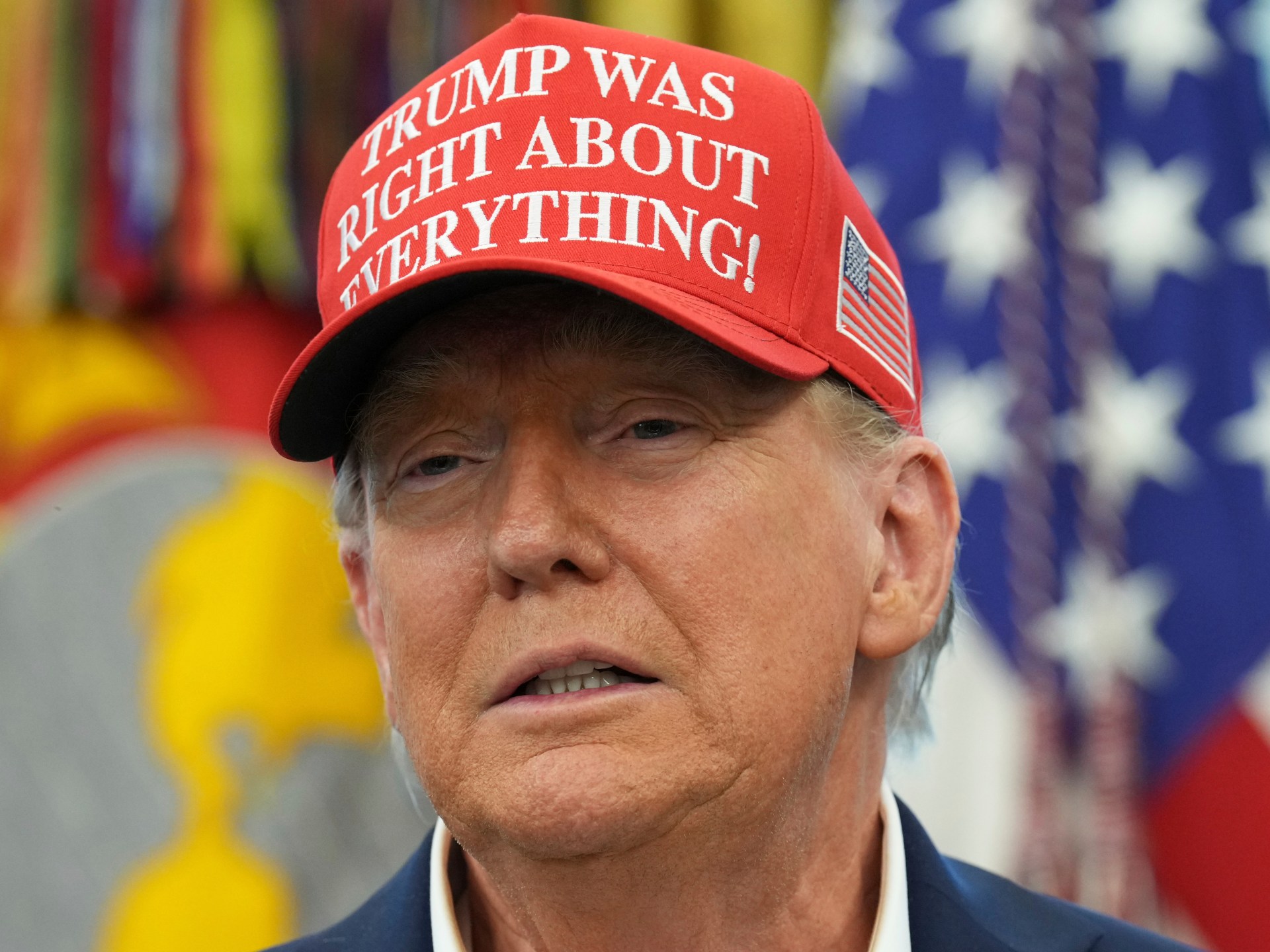 Trump amenaza con desplegar tropas en ciudades lideradas por demócratas, incluyendo Chicago, y advierte sobre la posible destitución de la alcaldesa de DC