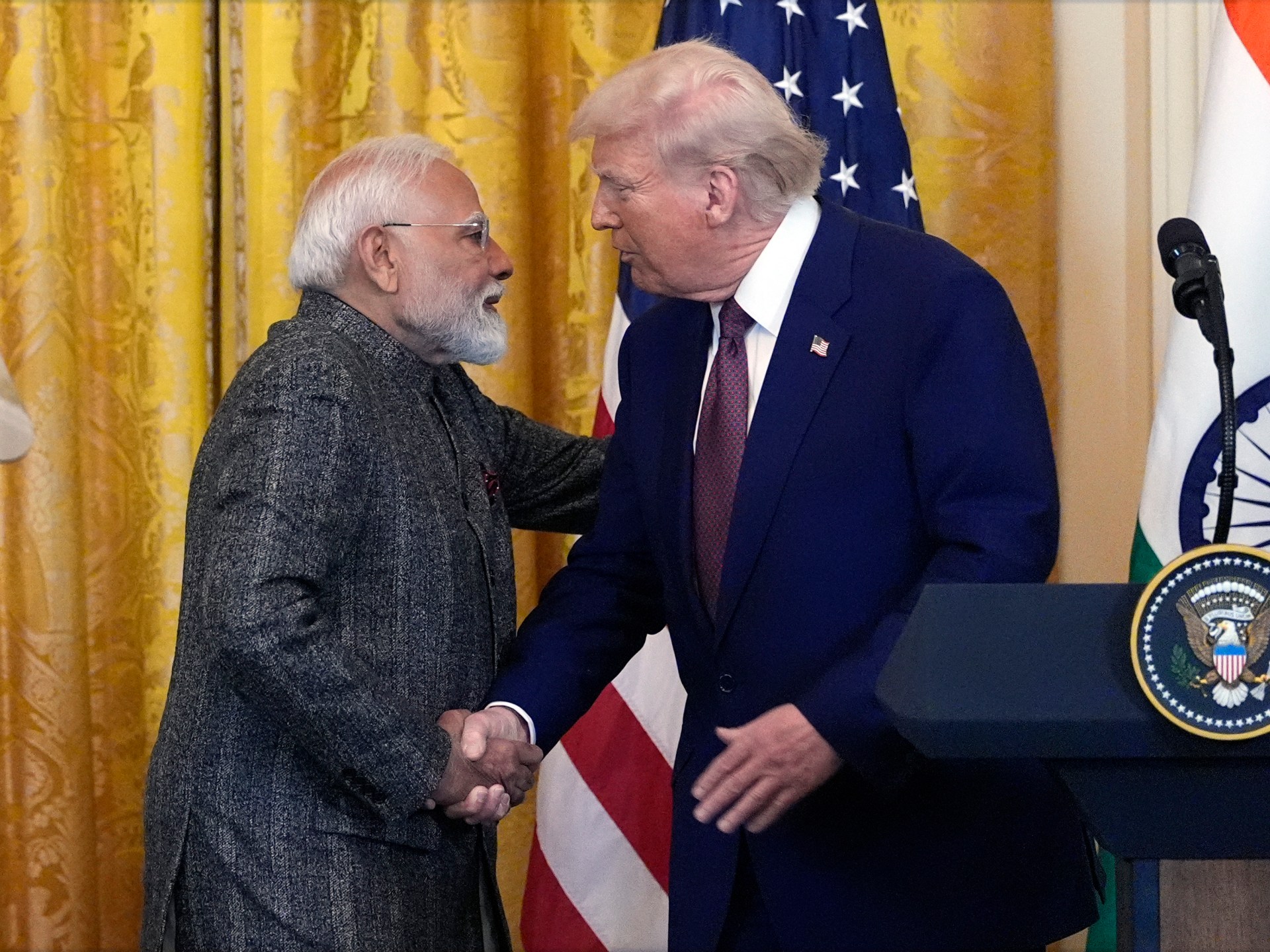 Trump Castiga a India con Tarifas del 50% y Acusa a Nueva Delhi de Comprar Petróleo Ruso en Medio de Tensión Diplomática Explosiva