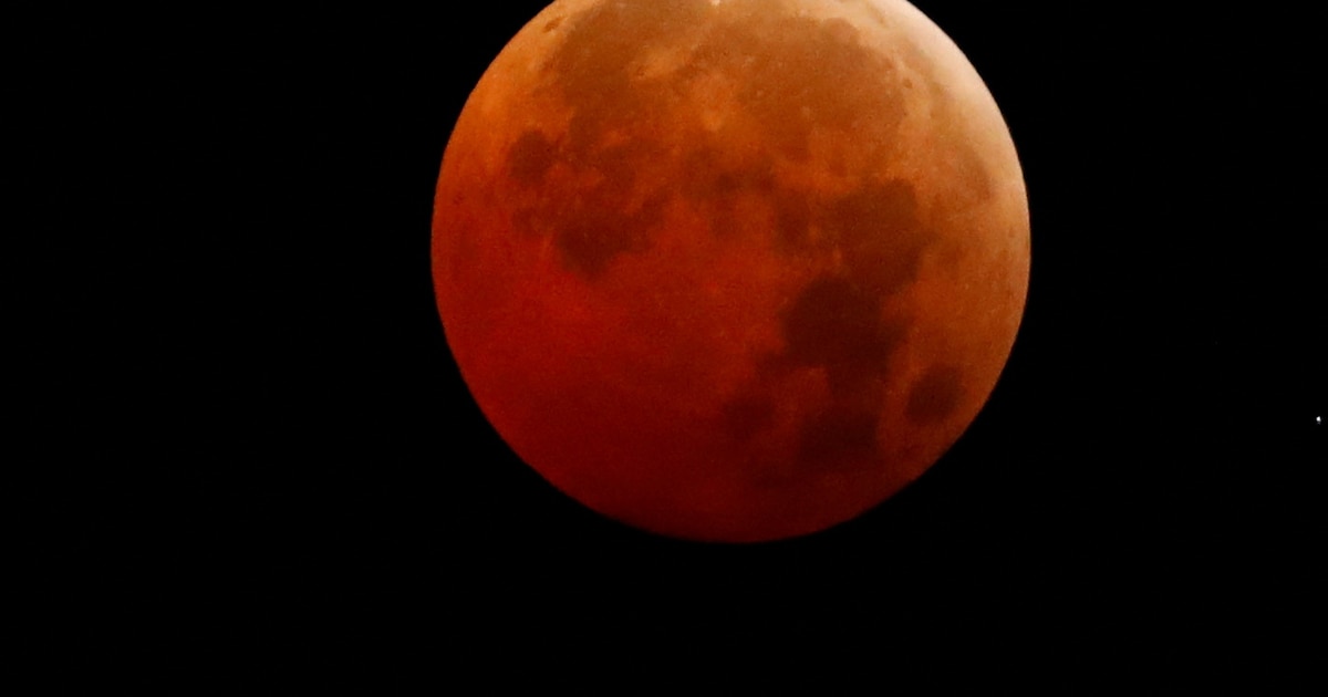 ¡Septiembre en llamas: Eclipses, Luna de Sangre y fenómenos celestiales que atraparán al mundo!