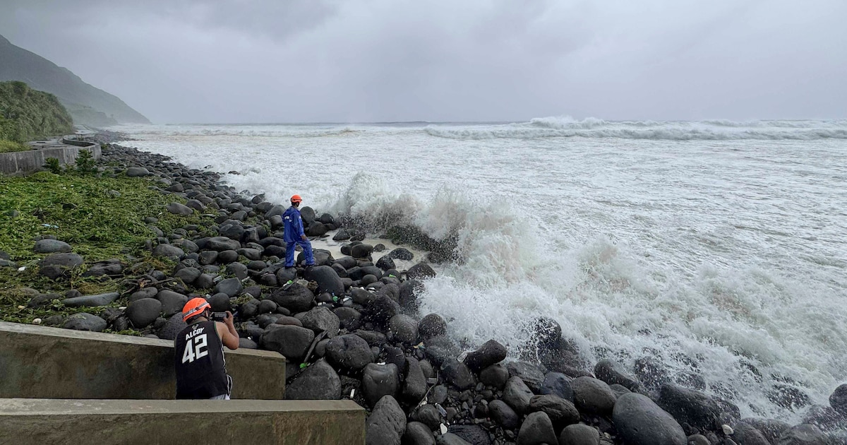 Alerta en Filipinas: más de 10,000 evacuados por el devastador supertifón Ragasa que azota con vientos