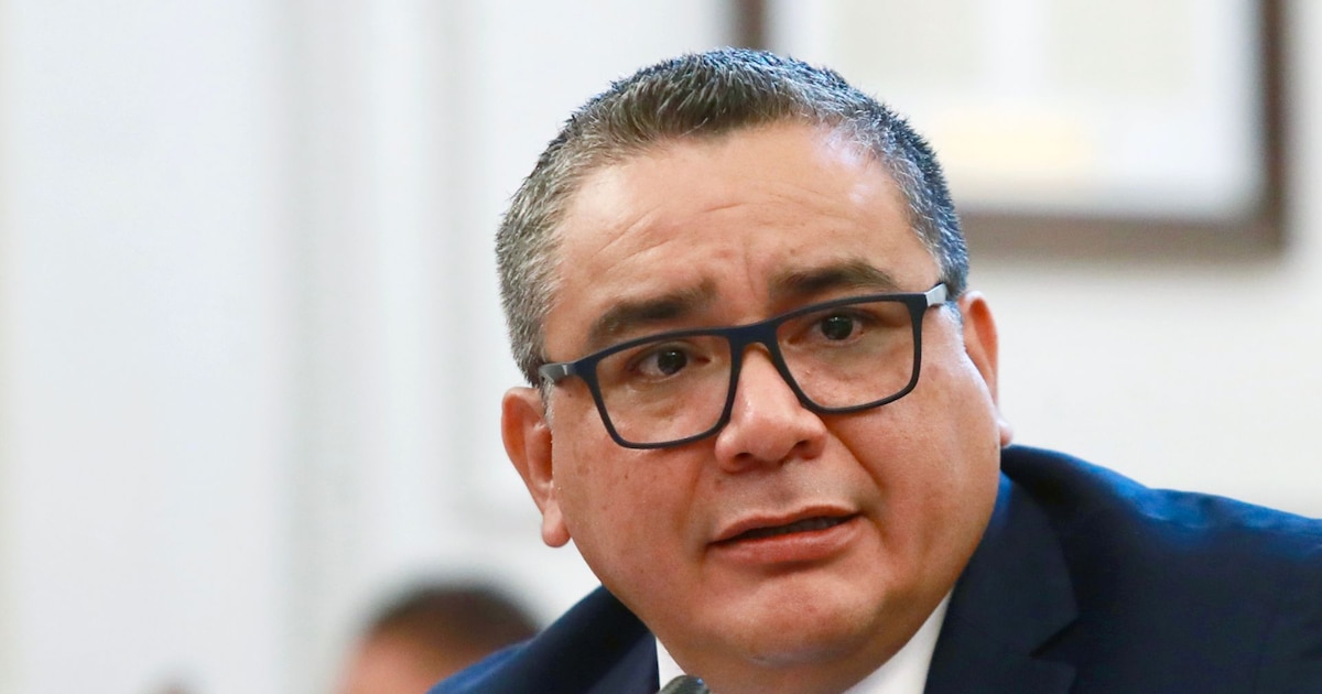 Juan José Santiváñez confirma reunión privada con abogado de Sada Goray en el bar Cordano