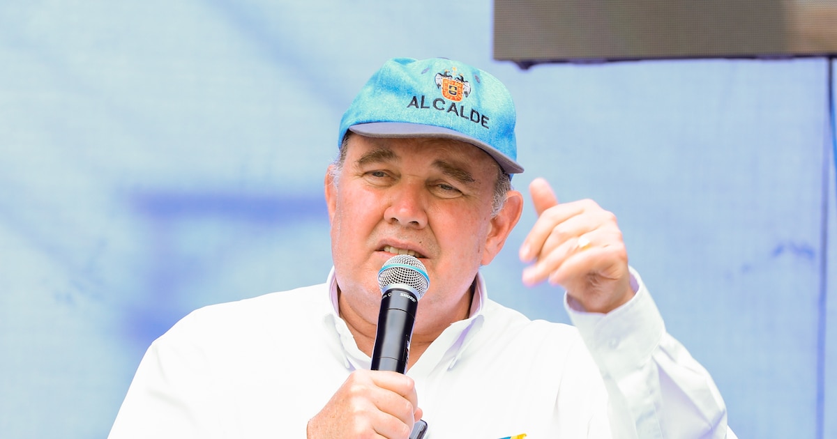 Rafael López Aliaga prepara denuncia penal contra ministro César Sandoval por bloqueo del tren Lima-Chosica