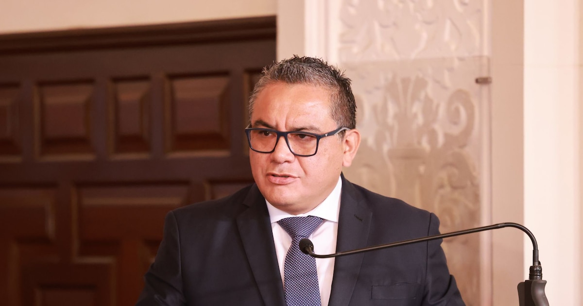 Juan José Santiváñez confirma que cárcel El Frontón replicará modelo del CECOT y estará lista en 8-10 meses