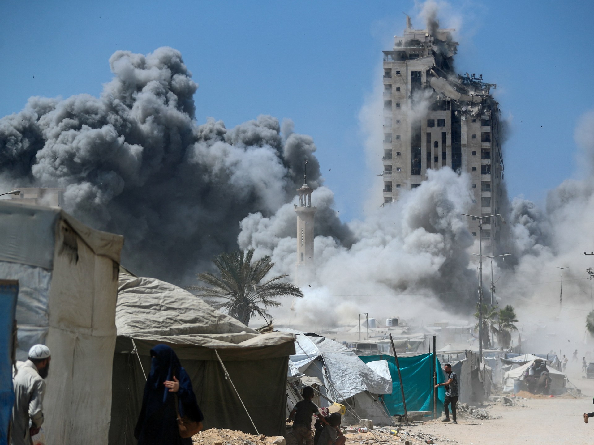 ¡Israel destruye uno de los edificios más altos de Gaza en ofensiva brutal y advierte nuevas incursiones en la capital!
