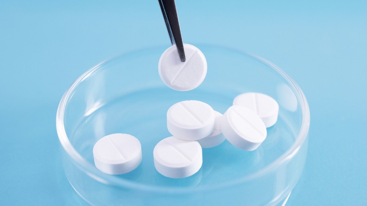 ¡Tragedia en Cuba: Niño muere y otro está grave tras consumir paracetamol vencido!