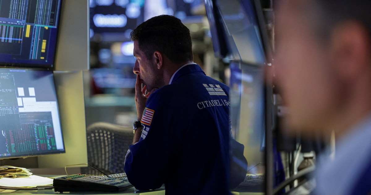 Wall Street en caída tras ralentización del empleo y dudas sobre recortes de tasas de la Fed