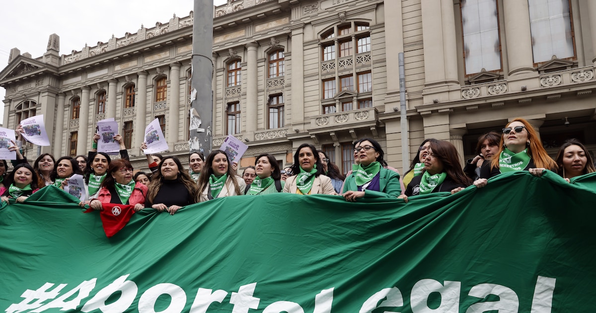 Chile acelera legalización del aborto libre antes de elecciones presidenciales tras protestas y resistencia conservadora