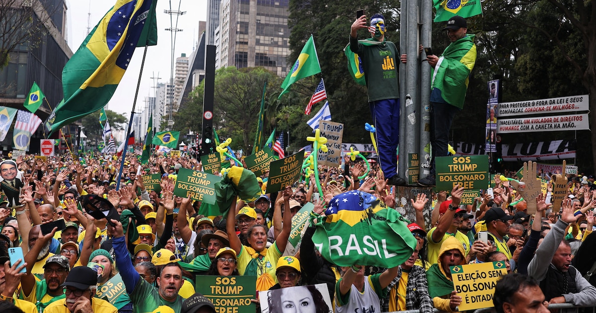 Cientos de partidarios de Bolsonaro protestan en Brasil contra el juicio por golpismo y reclaman apoyo a Trump en medio del Día de la
