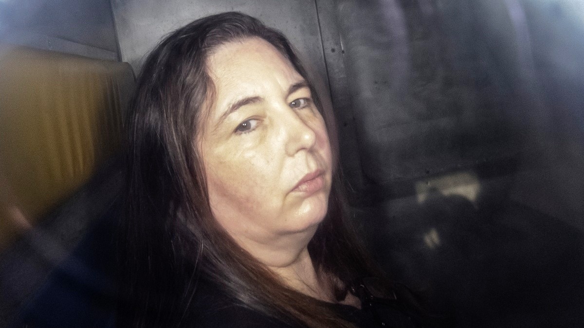 ¡Mujer australiana envenena y mata a tres familiares con hongo mortal! ¡Cincuenta años de cárcel y posibilidad de libertad condicional a los 83!