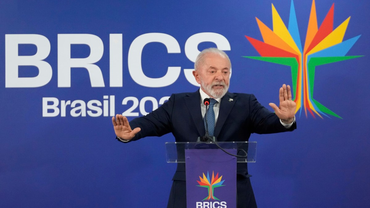 EE.UU. Despliega Fuerzas Navales en el Caribe y Despierta Temores de Intervención en Venezuela