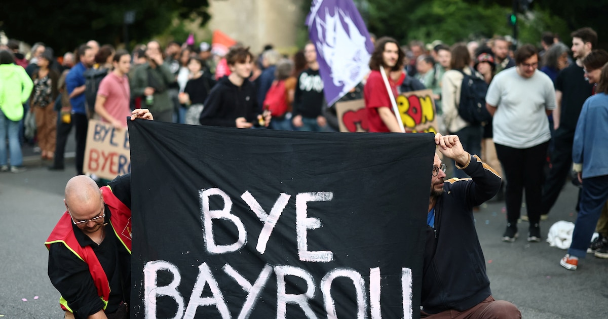 Caída de Bayrou desata crisis en Francia: Macron enfrenta la inestabilidad tras derrota parlamentaria épica