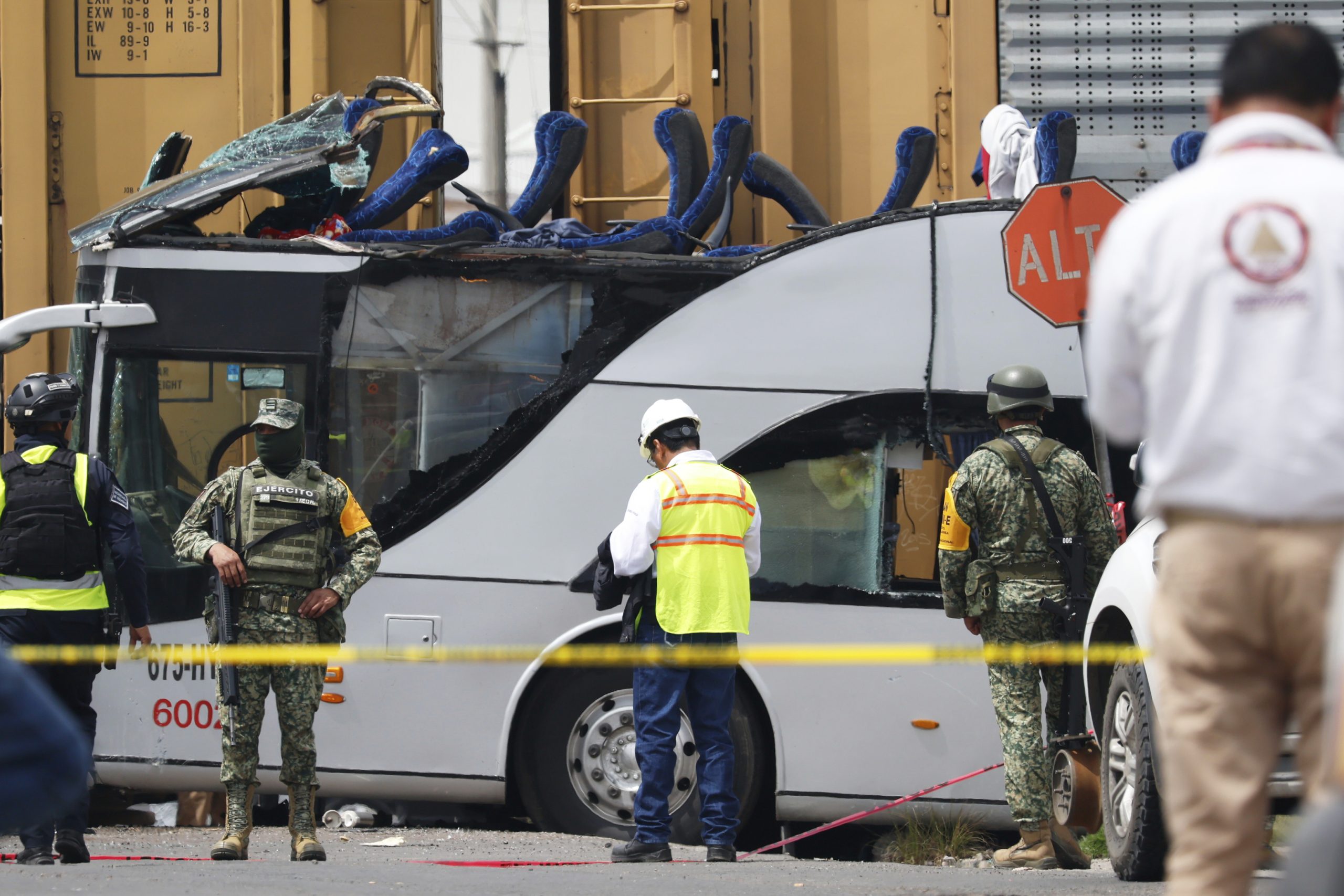 Tren devora autobús en México: al menos 10 muertos y 41 heridos en brutal choque