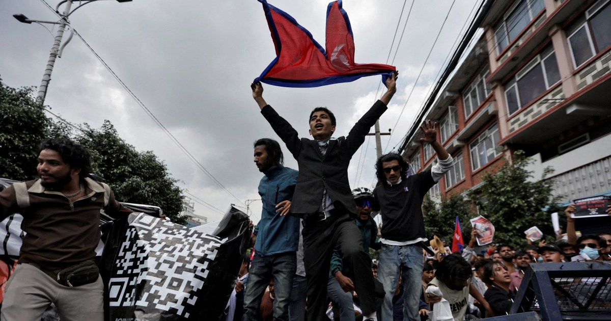 Nepal levanta la polémica prohibición de redes sociales tras masivas protestas y violencia mortal