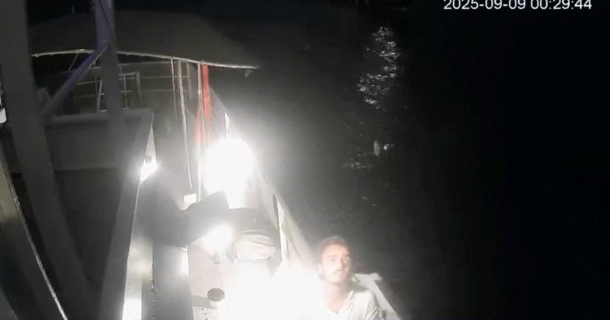 Incendio en la flotilla humanitaria de Greta Thunberg en Túnez: ataque con dron o incidente aislado?