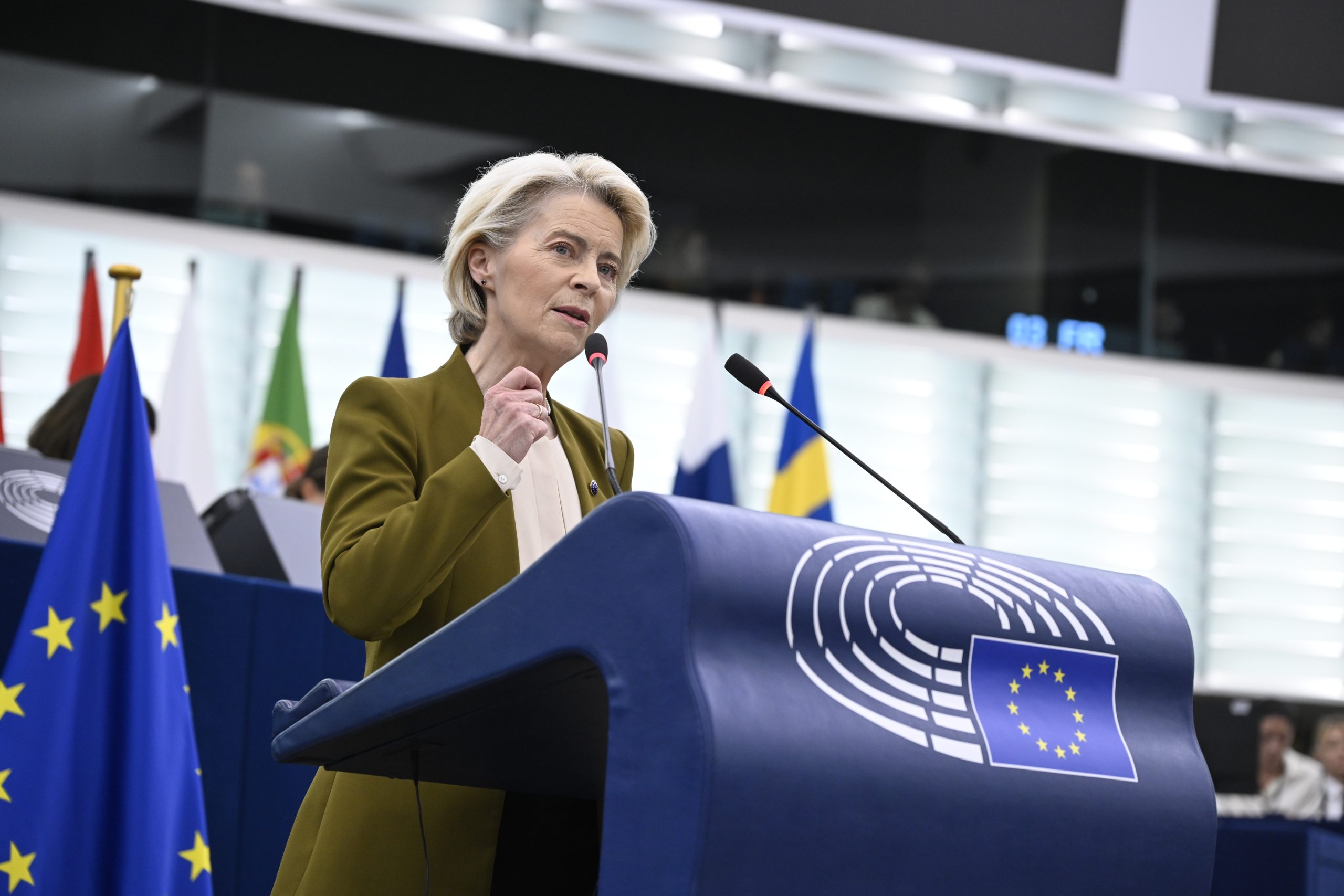 UE pide sanciones y suspensión de comercio contra Israel por guerra en Gaza; ofensiva aérea en Yemen deja decenas de muertos