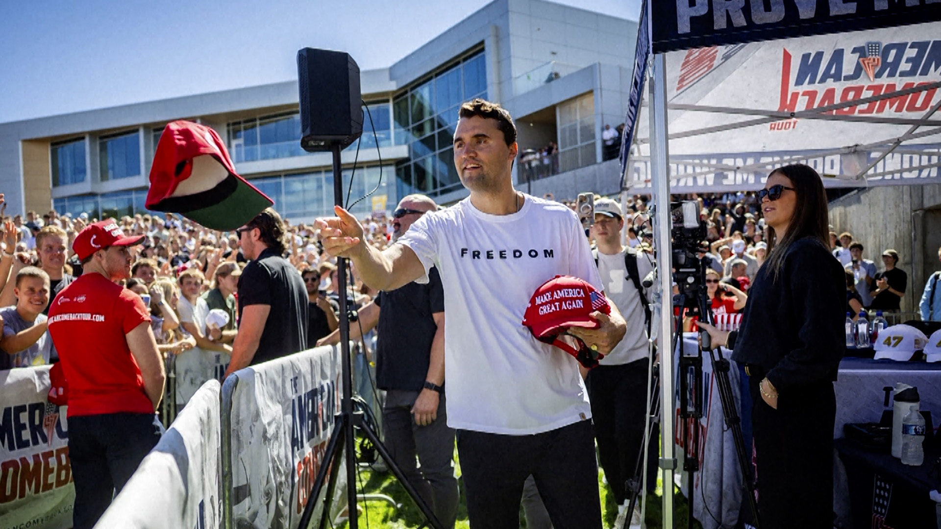 ¡Impactante: Activista conservador Charlie Kirk muerto tras tiroteo en campus de Utah Valley, afirma Trump!