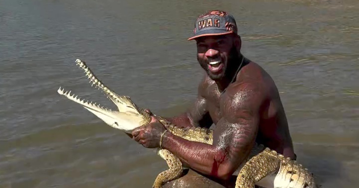 ¡Escándalo internacional! Influencer «Real Tarzán» arriesga su vida manipulando cocodrilos salvajes en Australia y