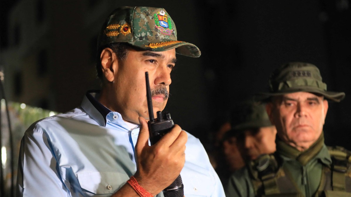 Maduro denuncia bloqueo y moviliza ejército en respuesta a la amenaza estadounidense en el Caribe
