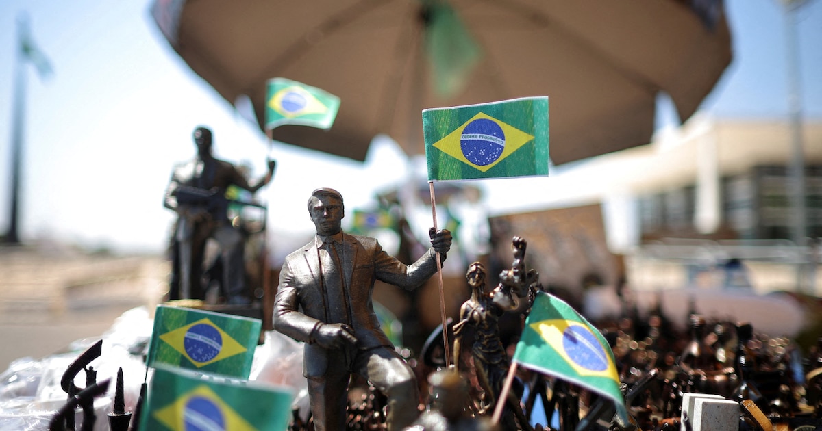 ¡Jair Bolsonaro bajo arresto domiciliario tras ser declarado culpable de golpe de Estado y su mitología de la extrema derecha se desploma!