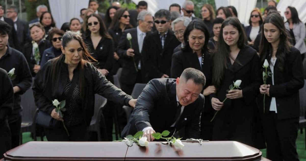 Kenji no asiste a misa por aniversario de Fujimori; Keiko evita detalles