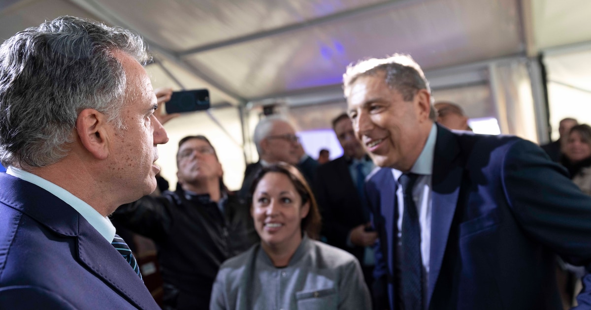 Uruguay da vuelta a su promesa: impuestos más altos en el presupuesto 2024
