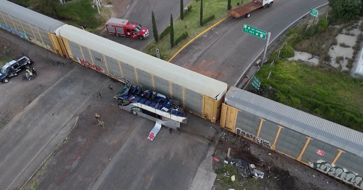 ¡Caos en el Estado de México! Capturan a conductor del autobús embestido por tren en Atlacomulco que dejó 10 muertos; arresto en Michoacán por vínculos con delitos graves
