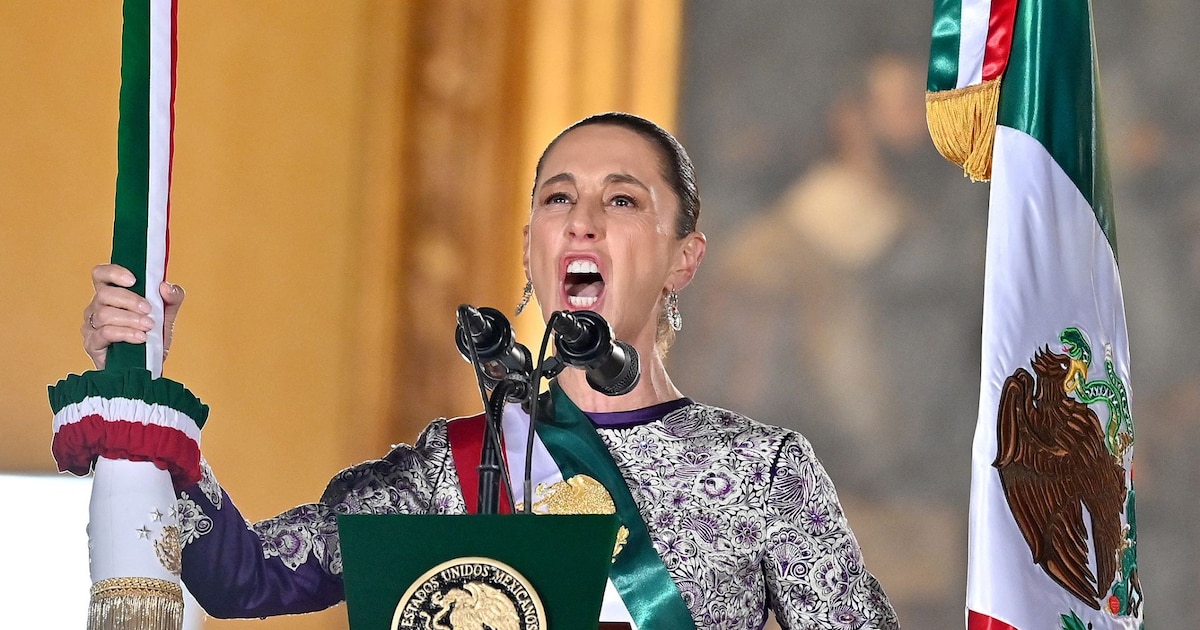 ¡Claudia Sheinbaum rompe esquemas en su primer Grito de Independencia! Desde el Palacio Nacional, la presidenta pronuncia 22 vivas que enaltecen a la mujer y marcan un histórico inicio de su mandato