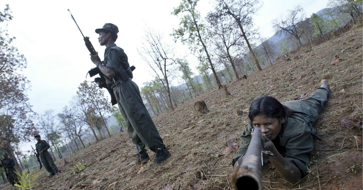 Rebeldes maoístas en la India anuncian fin de la lucha armada tras décadas de conflicto