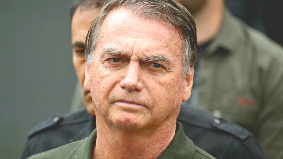 ¡Bolsonaro Sale del Domicilio y Es Trasladado a Emergencia Médica tras Condena Histórica por Golpismo!