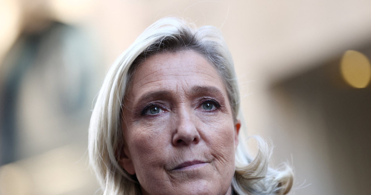 Le Pen exige cambios radicales y amenaza con moción de censura si Macron no cambia rumbo en crisis política francesa