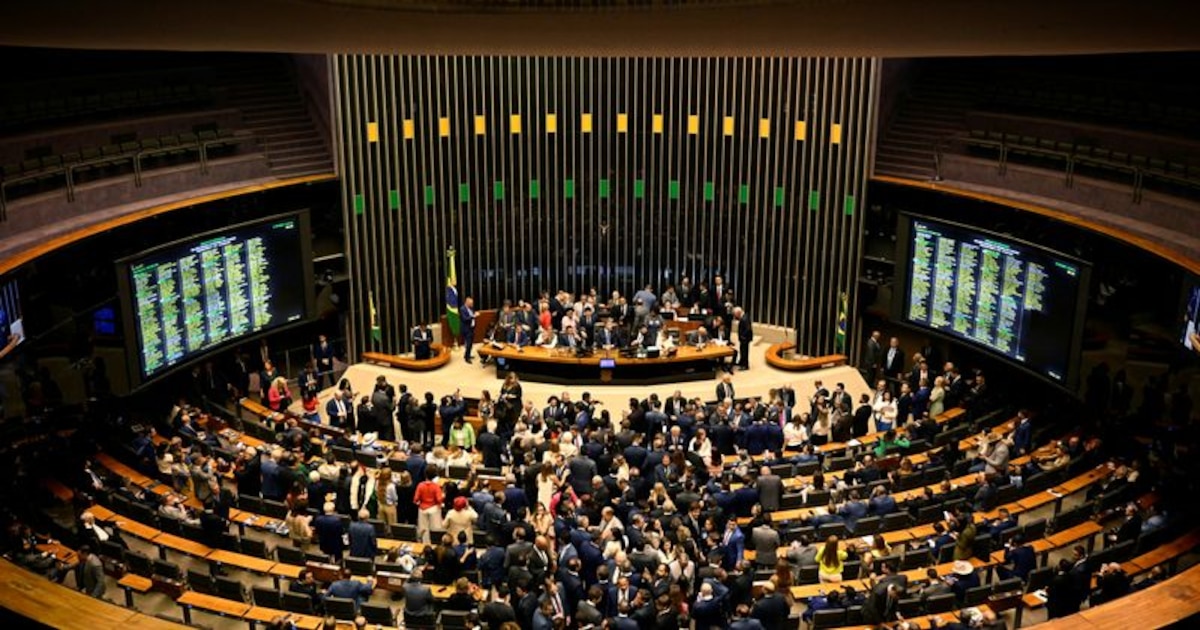 Brasil aprueba amnistía que podría liberar a Bolsonaro y sus cómplices tras condena por intento de golpe