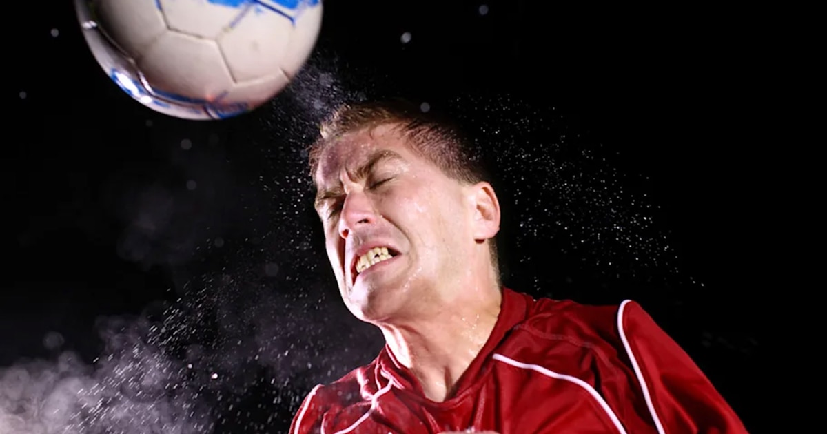 ¿El fútbol amateur arruina tu cerebro? Estudio revela daños cerebrales alarmantes por cabezazos frecuentes