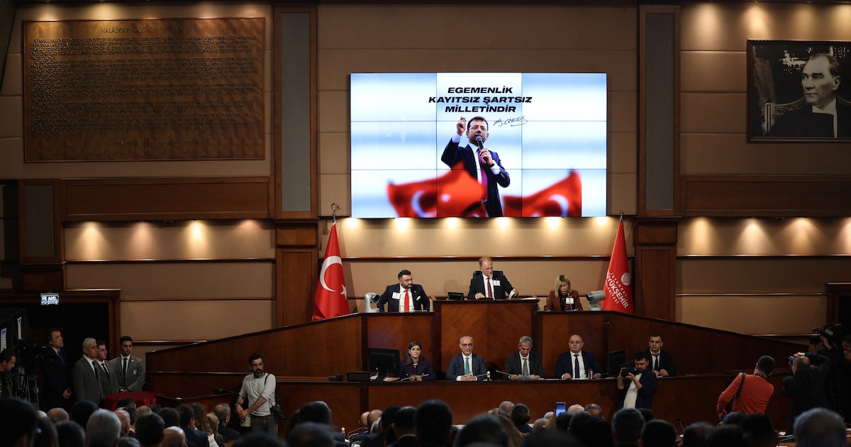 ¡Tensión en Turquía!: Concejos opositores acusados de “terrorismo” y prisión preventiva prolongada