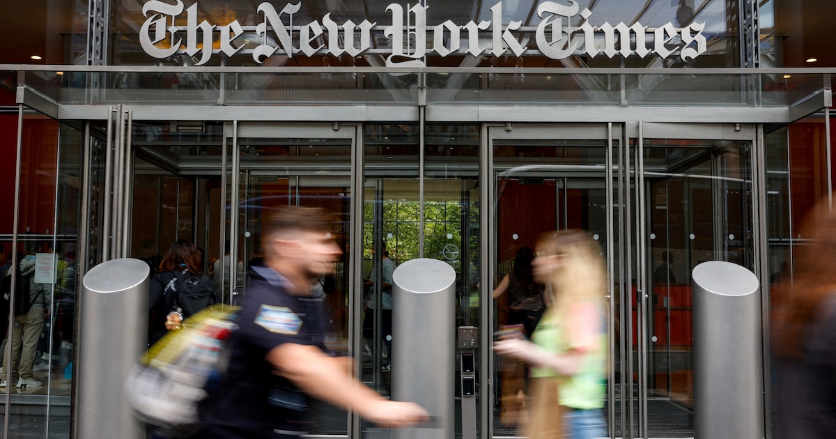 Juez federal desestima demanda millonaria de Trump contra The New York Times y le da 28 días para presentar una versión encondada