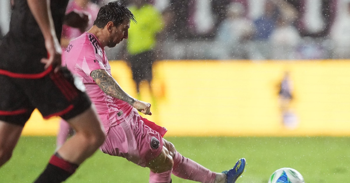 Messi deslumbra con doblete y asistencia en la victoria clave de Inter Miami que lo acerca a la cima de la MLS