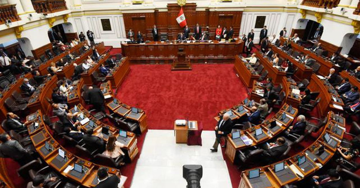 Congreso impulsa aumento de bono por escolaridad y aguinaldo en sector público a S/1.130