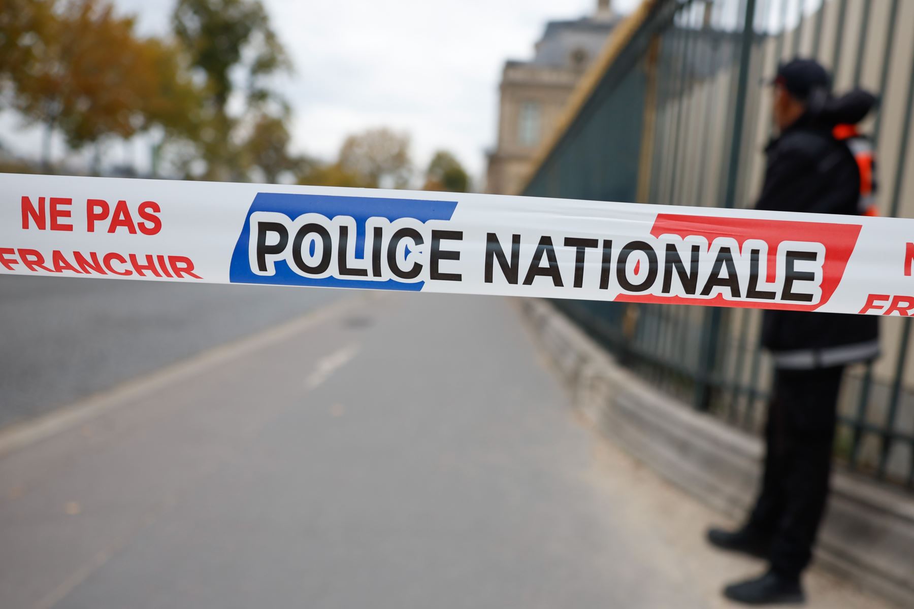 Récord de inseguridad en Francia: Ladrones brutalizan Louvre y roban joyas de valor inigualable en plena luz del día