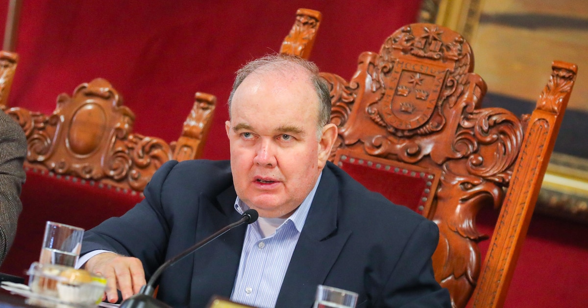 Rafael López Aliaga deja la alcaldía de Lima para postular a la presidencia