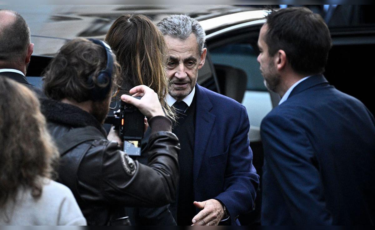 ¡Nicolas Sarkozy entra en prisión! Primer expresidente francés en cárcel desde la Segunda Guerra Mundial por financiamiento ilegal