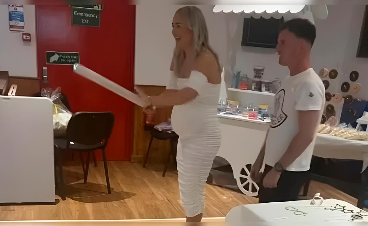 Escocia en shock: joven finge embarazo, organiza baby shower y revela que su «bebé» es una muñeca Reborn