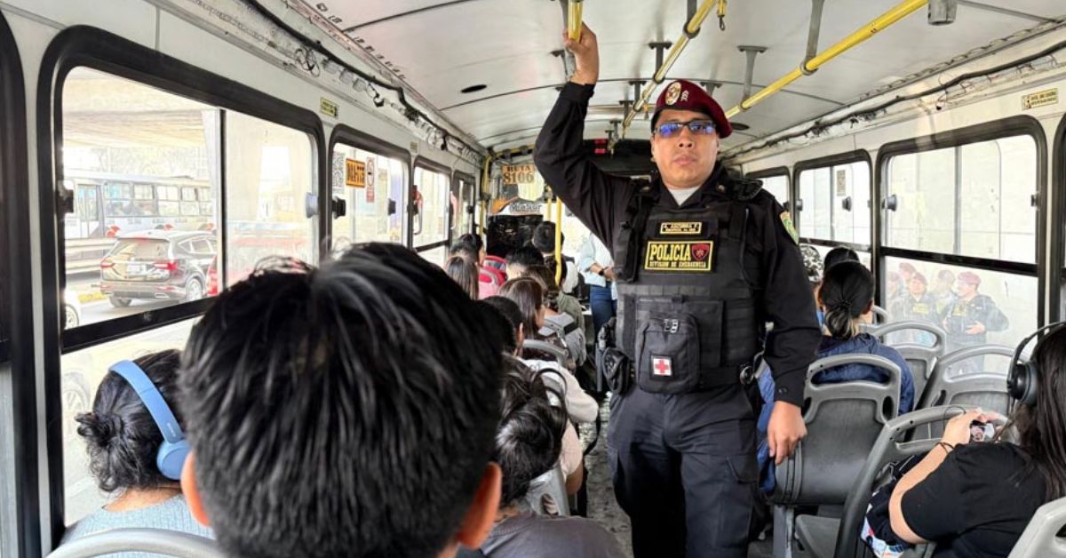 Congreso impulsa ley para eliminar pase gratuito de policías en transporte público