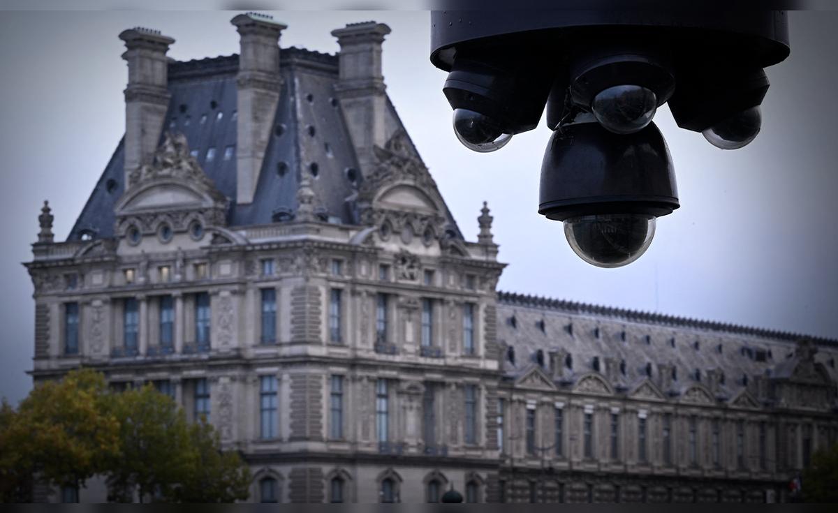 Récord de Robos: Ladrones del Louvre Desatan Asalto Milimétrico y Fugan con Joyas Valoradas en 100 Mill