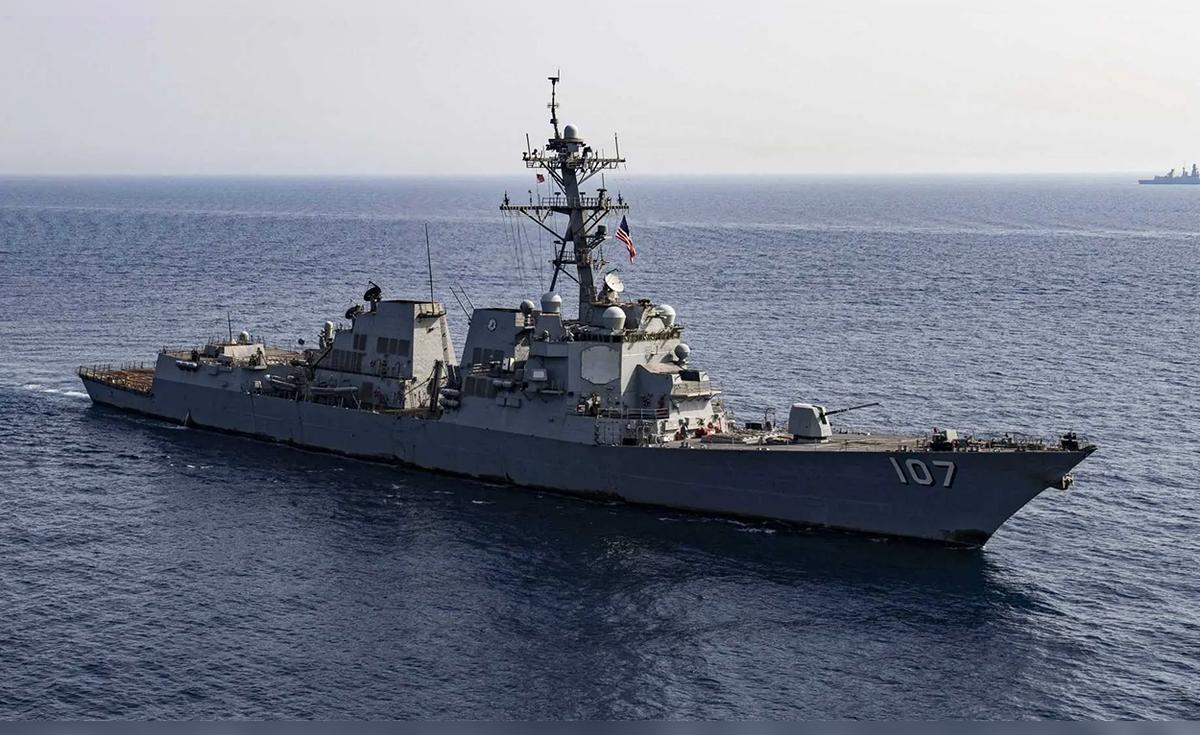 EE. UU. Refuerza su Presencia en el Caribe con Buque de Guerra cerca de Venezuela y Amenaza a Maduro