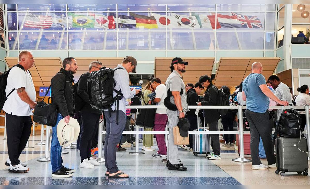 Estados Unidos implementa sistema biométrico integral: capturarán huellas y rostros de todos los extranjeros en frontera por seguridad nacional