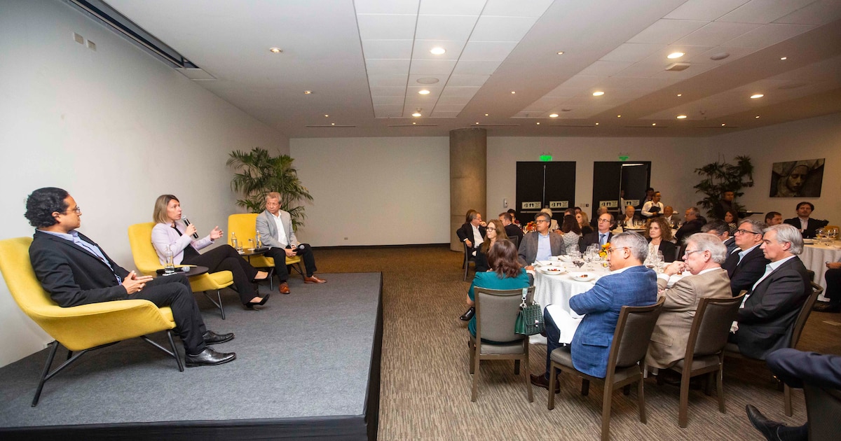 Líderes empresariales en Perú evalúan desafíos y oportunidades hasta 2026